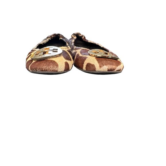 Tory Burch Reva Giraffe Print Gold Logo Round Toe Slip On Ballet Flat Size 7 1/2 - Picture 3 of 10